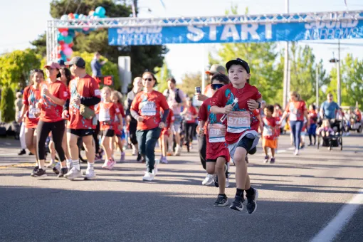 Sound to Narrows 2026 - Kid Running