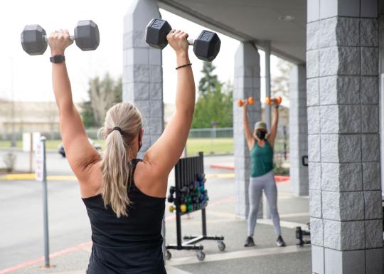Outdoor Group Exercise_Dumb Bell Press