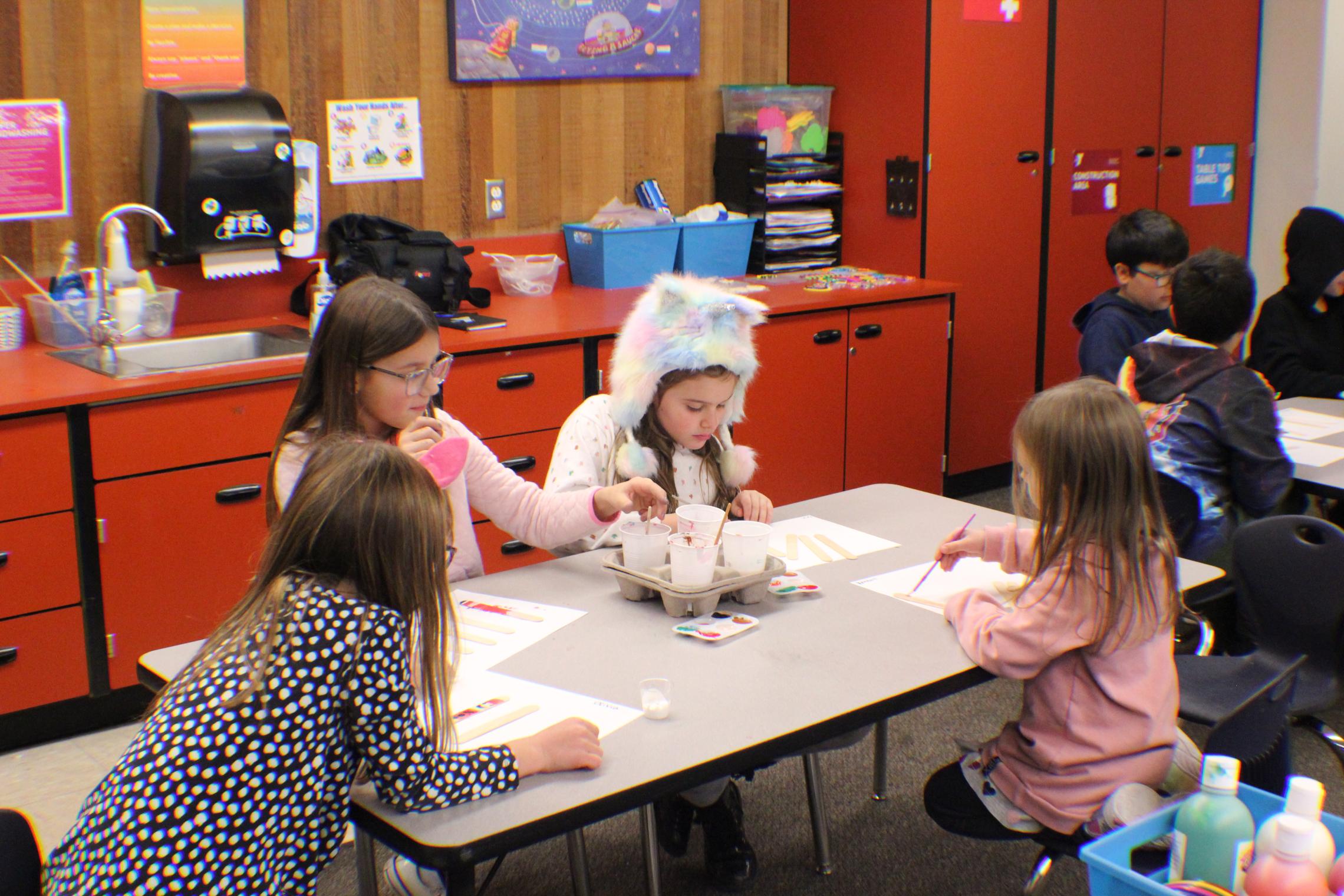 Point Defiance Students working on their holiday projects  