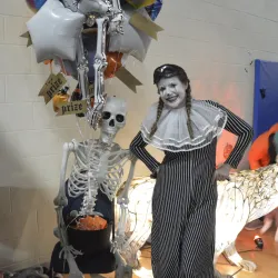 Tom Taylor Jack-O’-Lantern Jubilee Clown with Skeleton