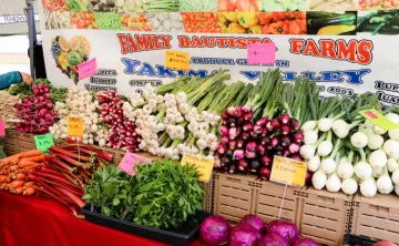 a produce display from a puyallup area farmers market