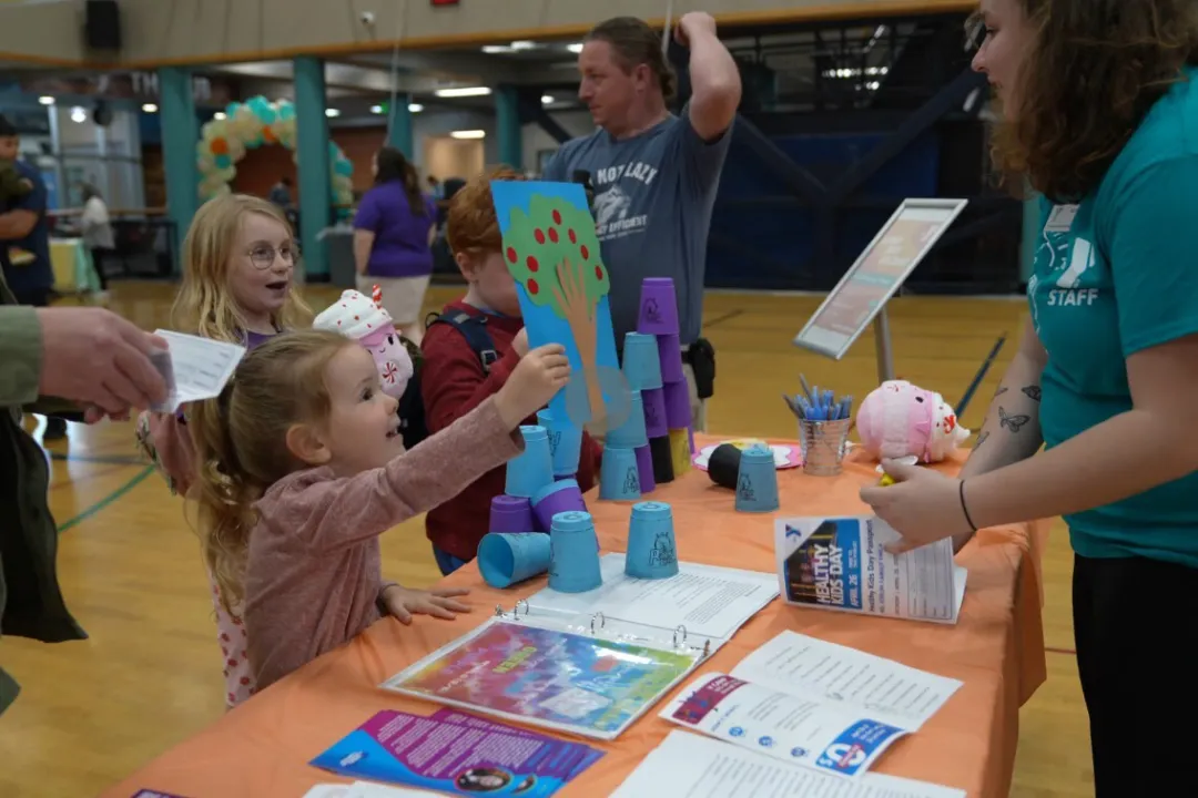 Showing Off Art at Healthy Kids Day